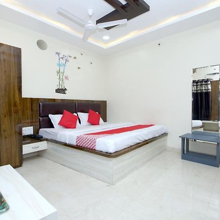 Oyo Flagship 27933 Hotel Green Valley Rāipur Екстериор снимка