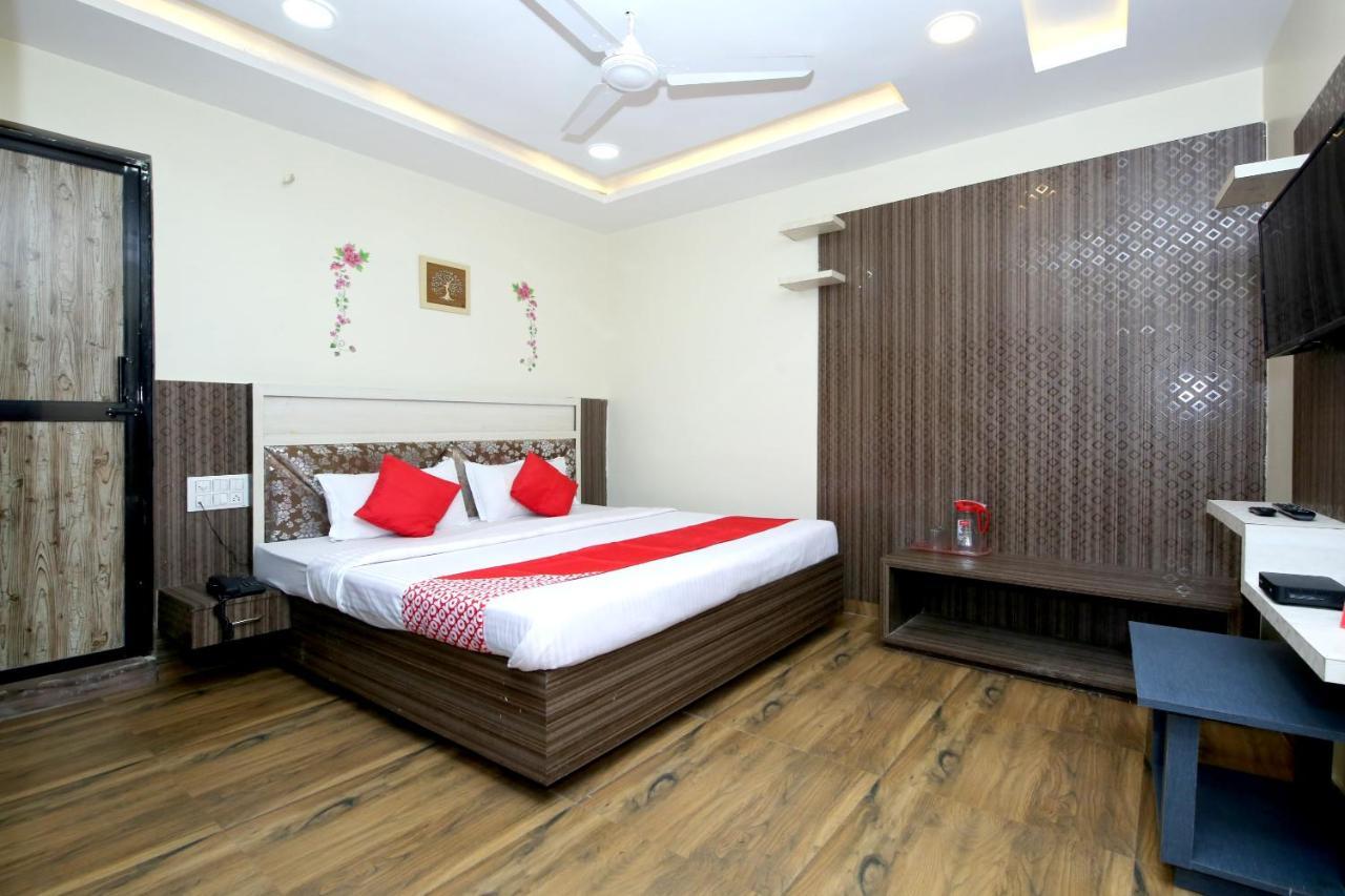 Oyo Flagship 27933 Hotel Green Valley Rāipur Екстериор снимка