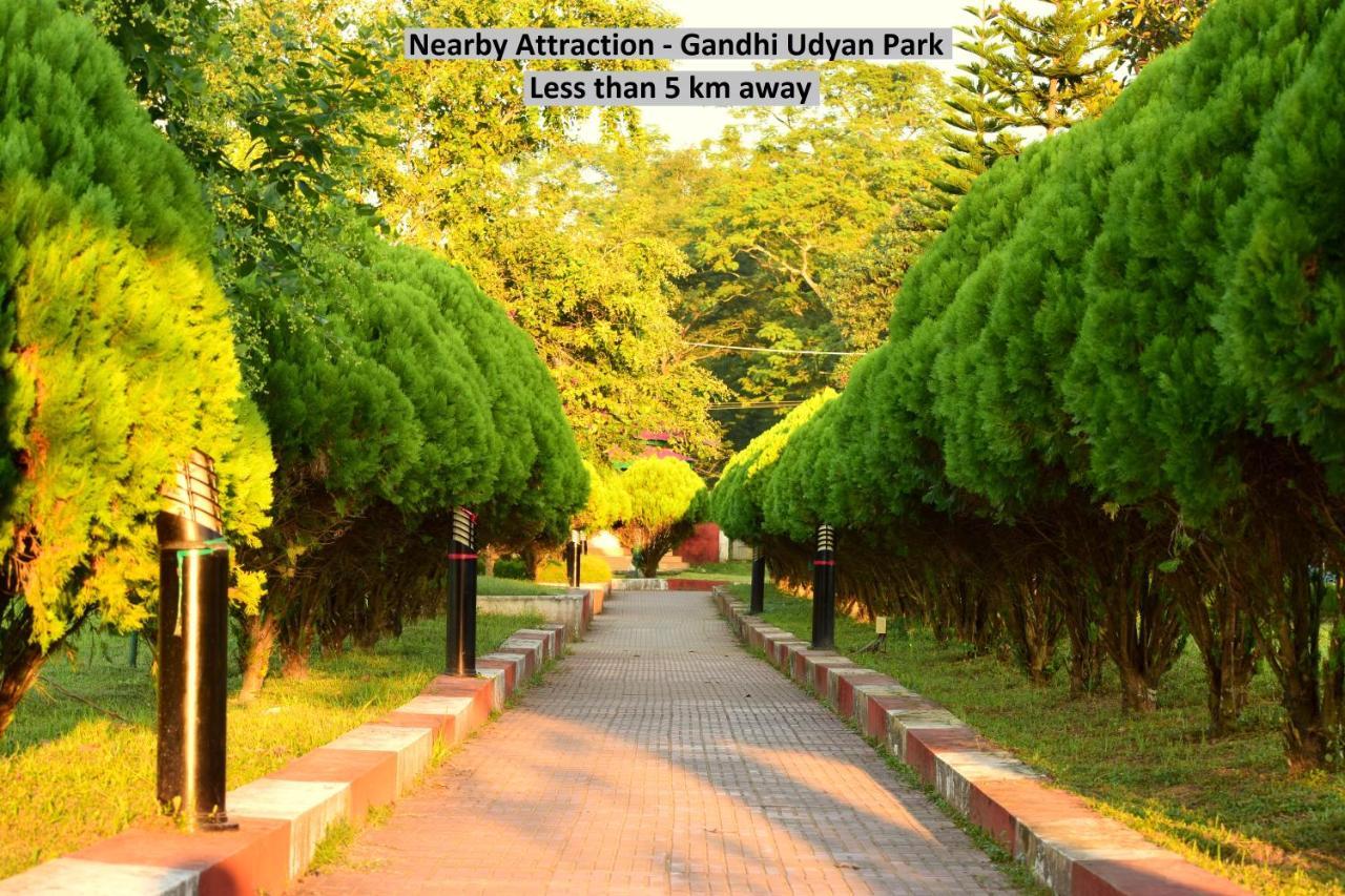 Oyo Flagship 27933 Hotel Green Valley Rāipur Екстериор снимка